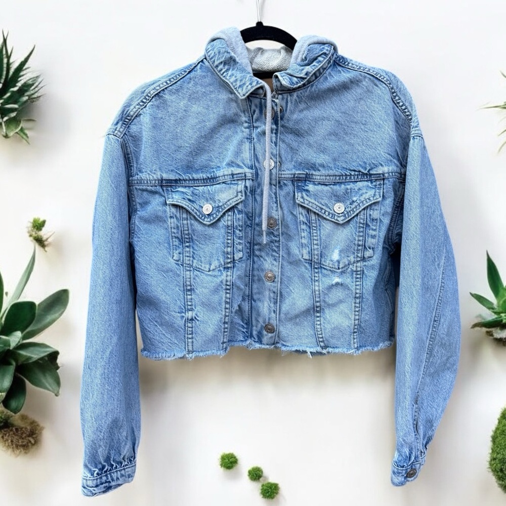 American Eagle Cropped Hooded Denim Jacket Small